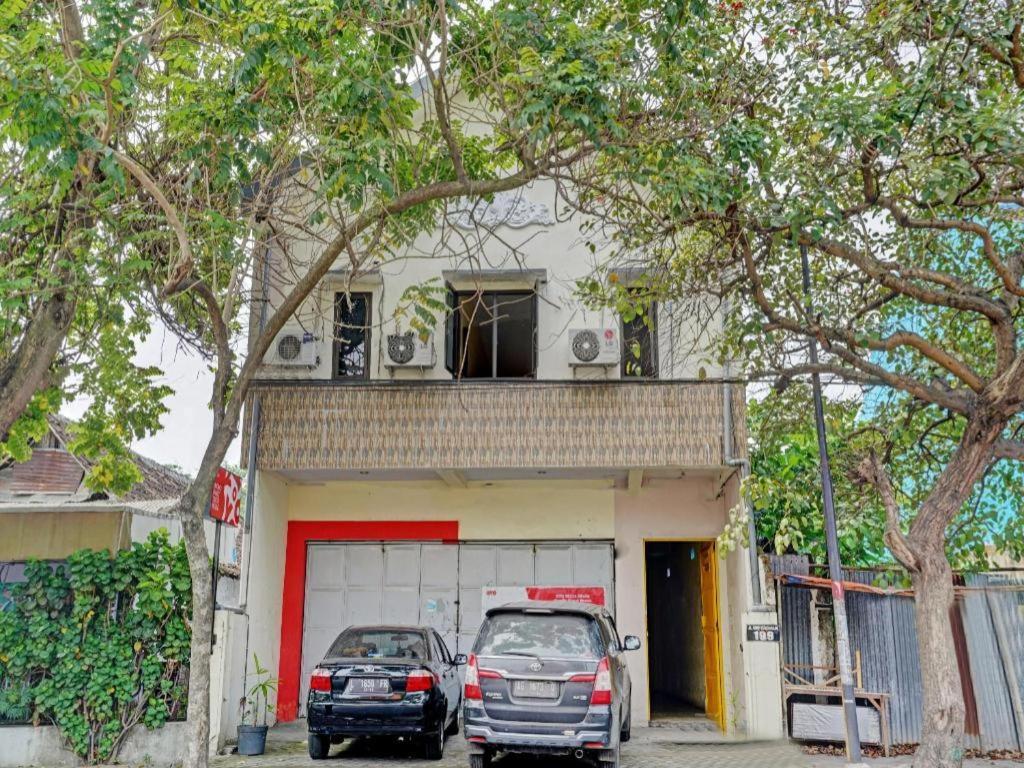 Oyo 90234 Dhoho Family Guest House Kediri  Exterior foto